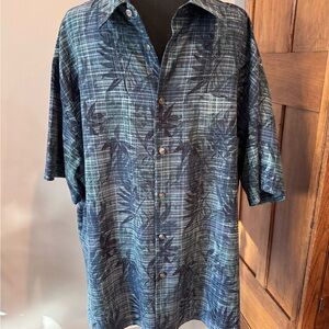 Van Heusen Navy and Teal Plaid Button Down Shirt